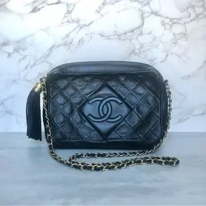 【CHANEL】vintage CC camera crossbody bag★ボディバッグ Vintage Chanel Black Camera Crossbody Bag – Jillian Bremer